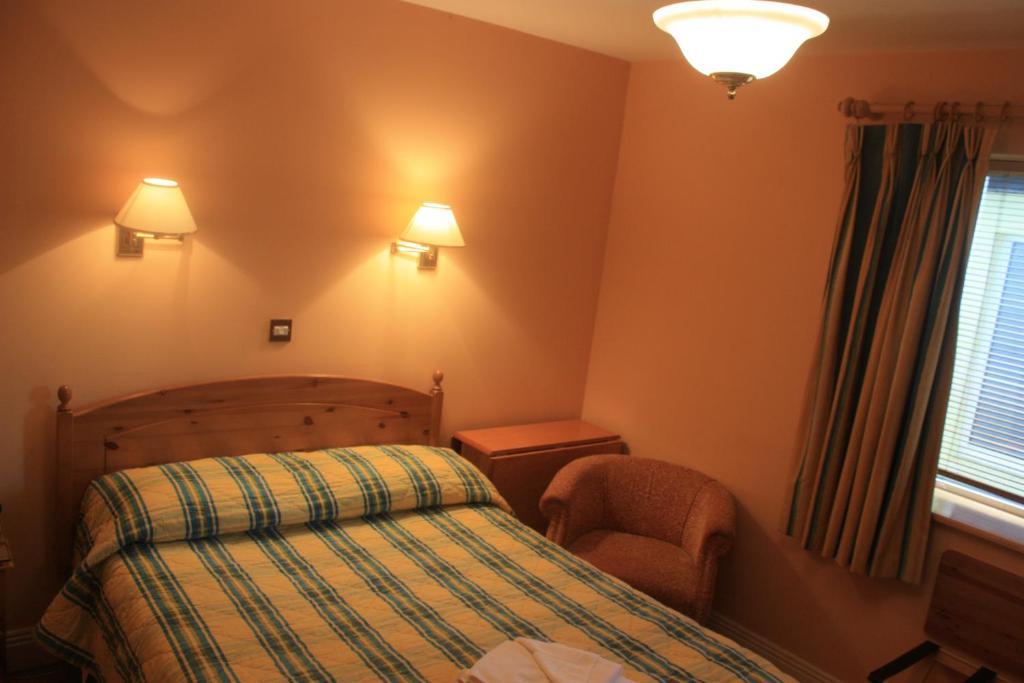 Boffin Lodge Guest House Westport Habitación foto