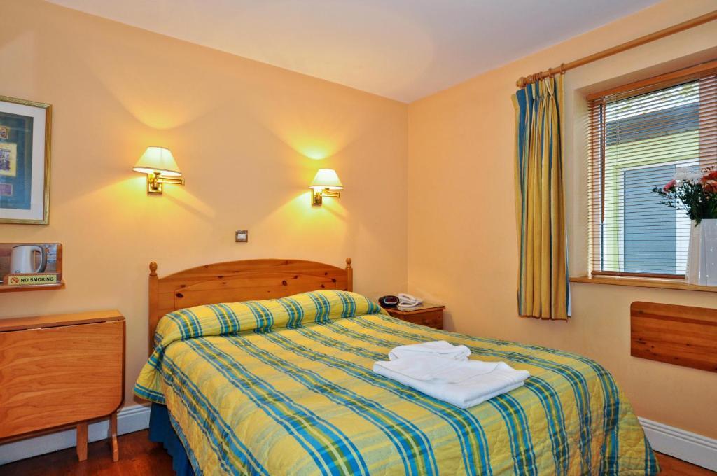 Boffin Lodge Guest House Westport Habitación foto